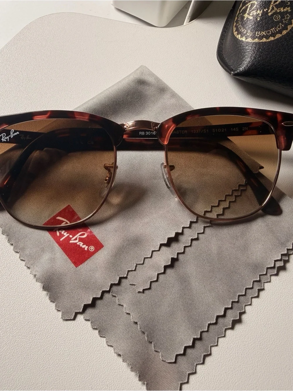 Ray-Ban Men's Tortoiseshell Frame Sunglasses with Brown Gradient Lenses